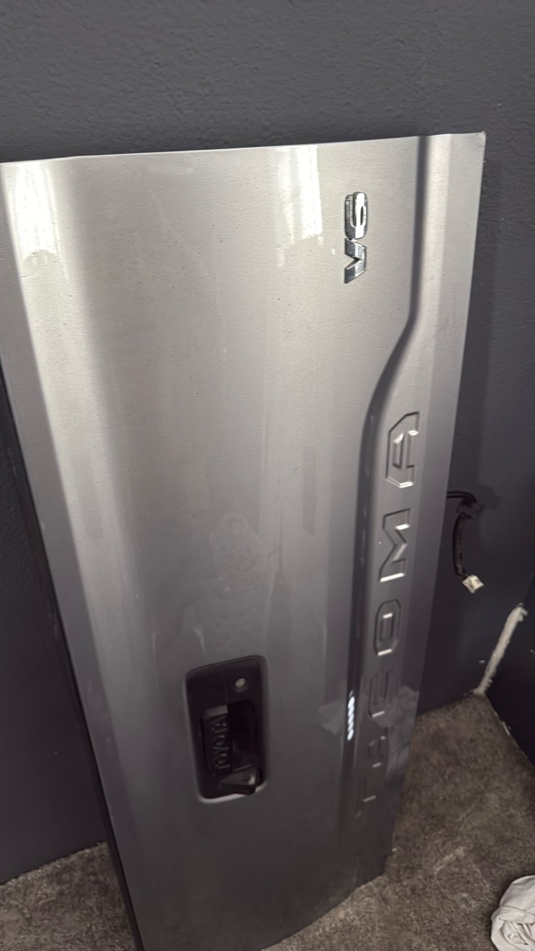 Tacoma Tailgate Silver 