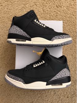Size 11W / 9.5 men’s (Pre owned, comes with original box) - Wmns Air Jordan 3 retro off noir