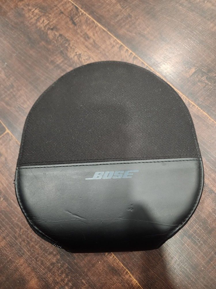 Bose SoundLink around-ear wireless headphones II