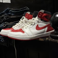 Nike Air Jordan 1 Retro High OG Heritage