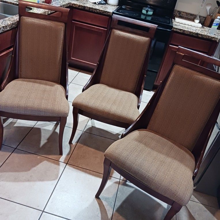 3 Clean Nice Wooden Dinning Room Chairs All Legs Are Tight No Wobble $65 For All 3 Must Pick Up Broadway And APACHE BUCKEYE AZ CASH ONLY PLS THANKS Ch