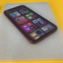 Apple iPhone XR unlocked 64 GB ( Each -160$)