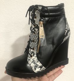 Black Boots Size 6 1/2