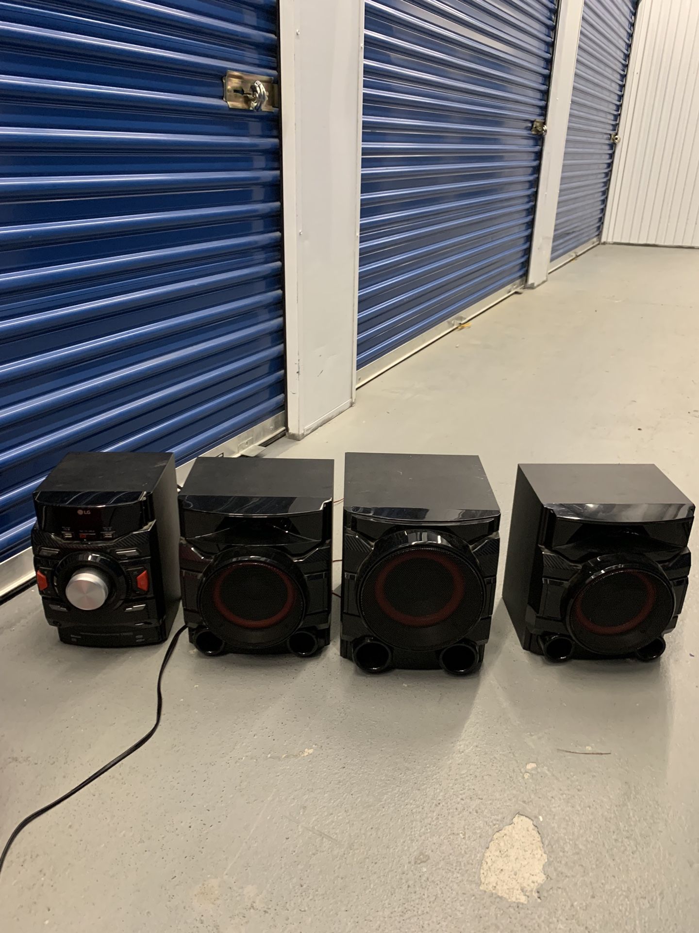 LG speakers Stereo System