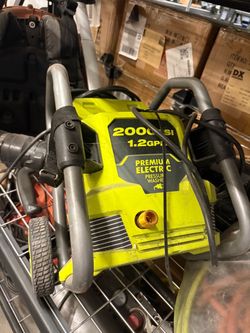2000 PSI 1.2 GPM Electric Pressure Washer