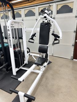 Paramount Commercial incline Chest Press Machine