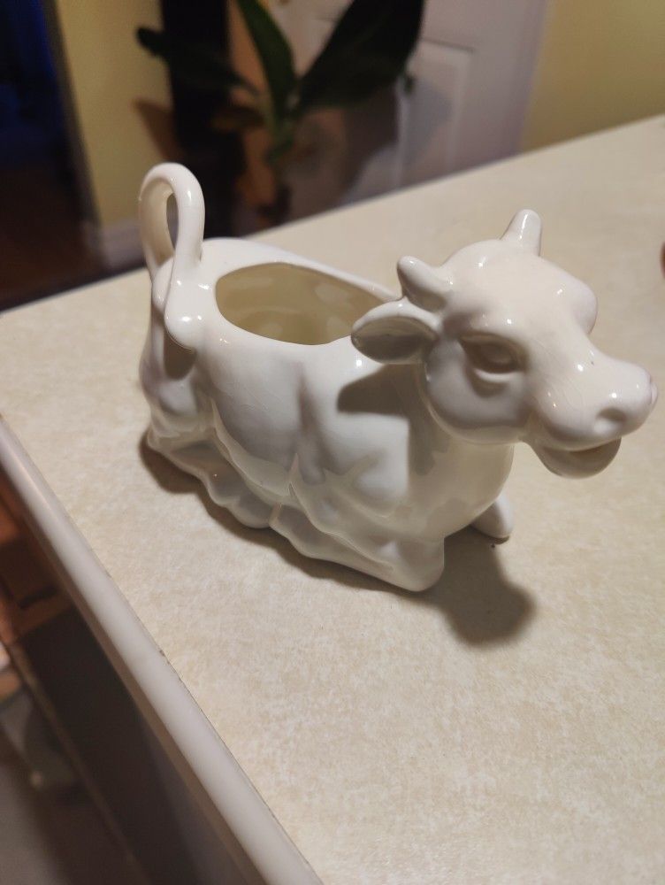 Cow Creamer Container