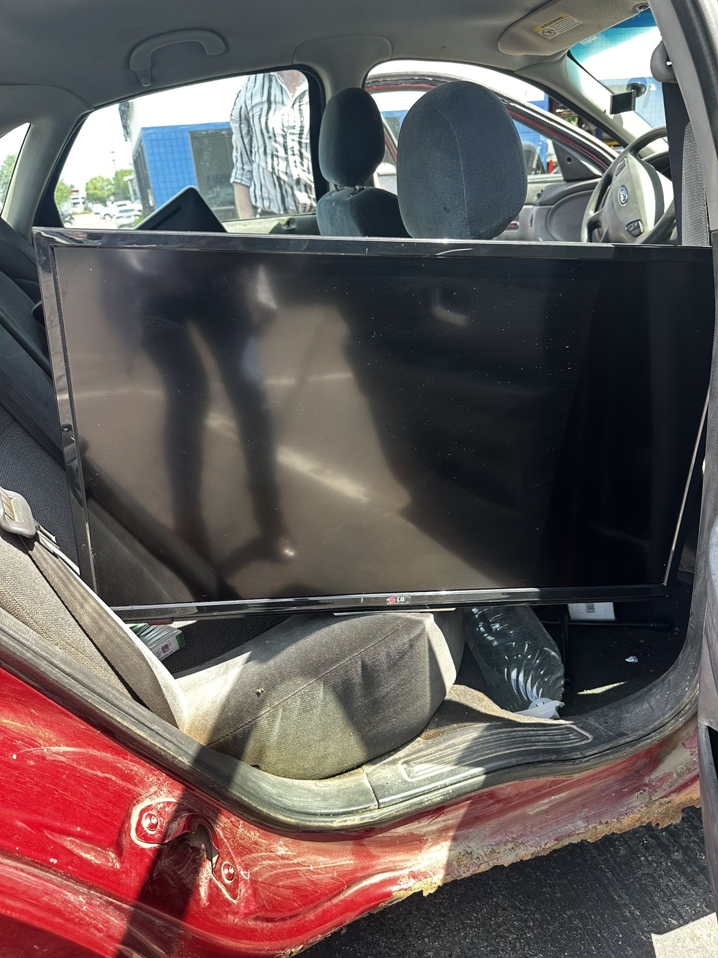 LG Television - BRAND NEW -with Original Remote