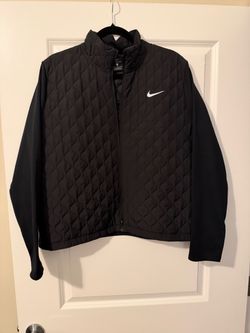 Women’s Nike aero layer jacket black