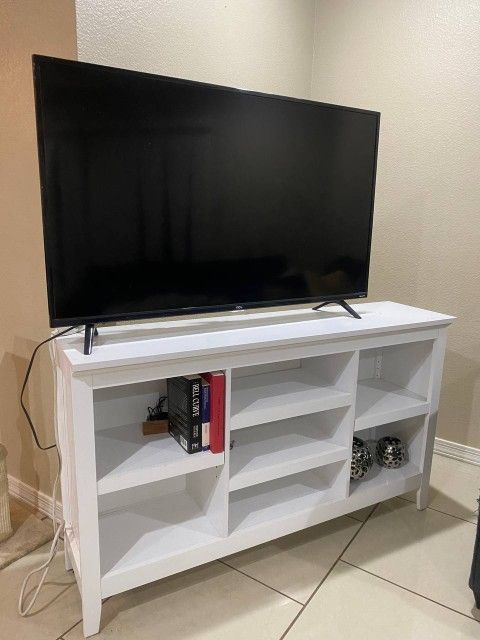 TV Stand For Family/living room - White - Brand new - Heavy Duty