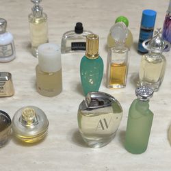 Rare Vintage Women Sample Perfumes, +125 Bottles U 