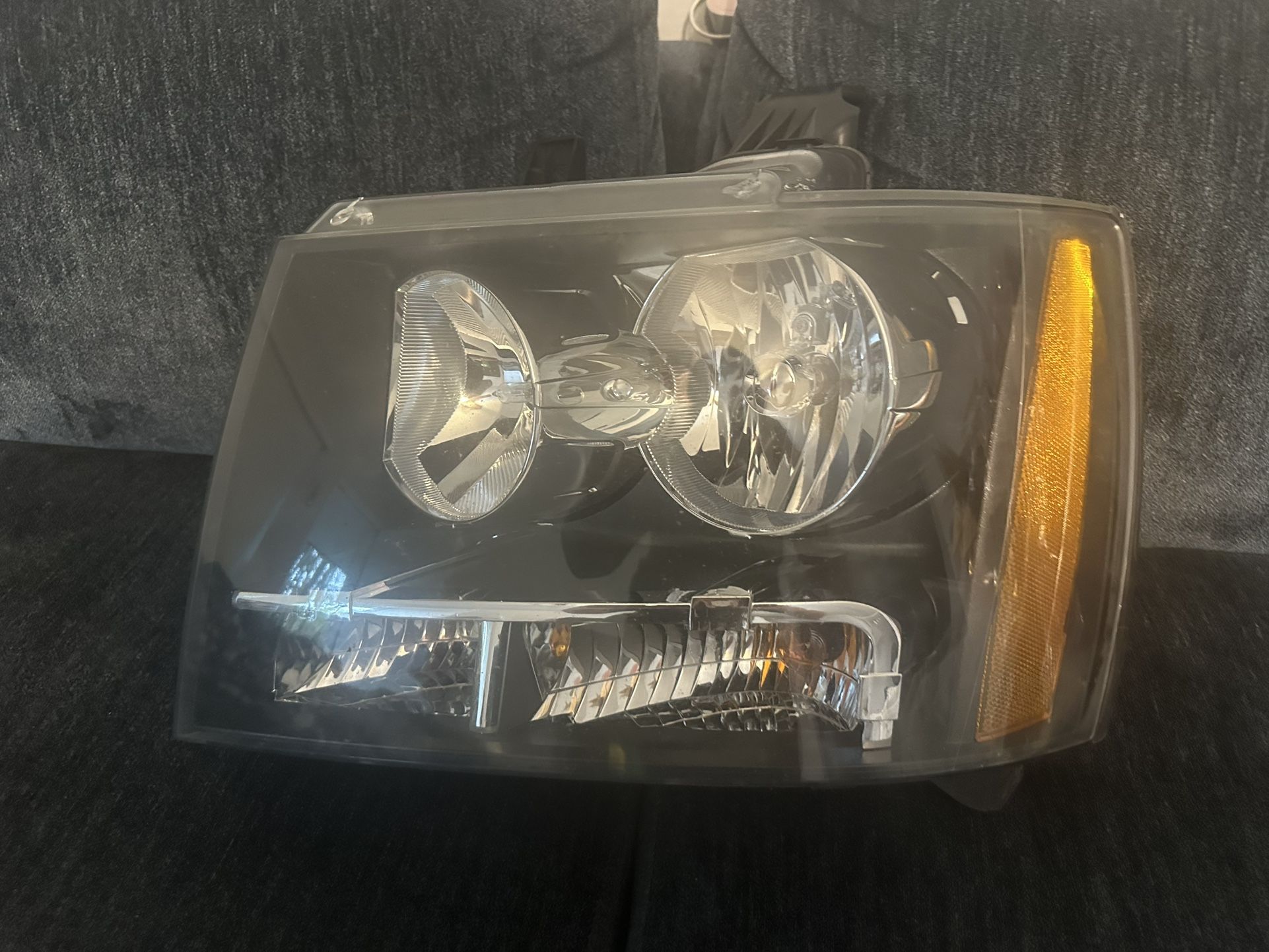 07-14 Chevy Tahoe Headlights & Taillights