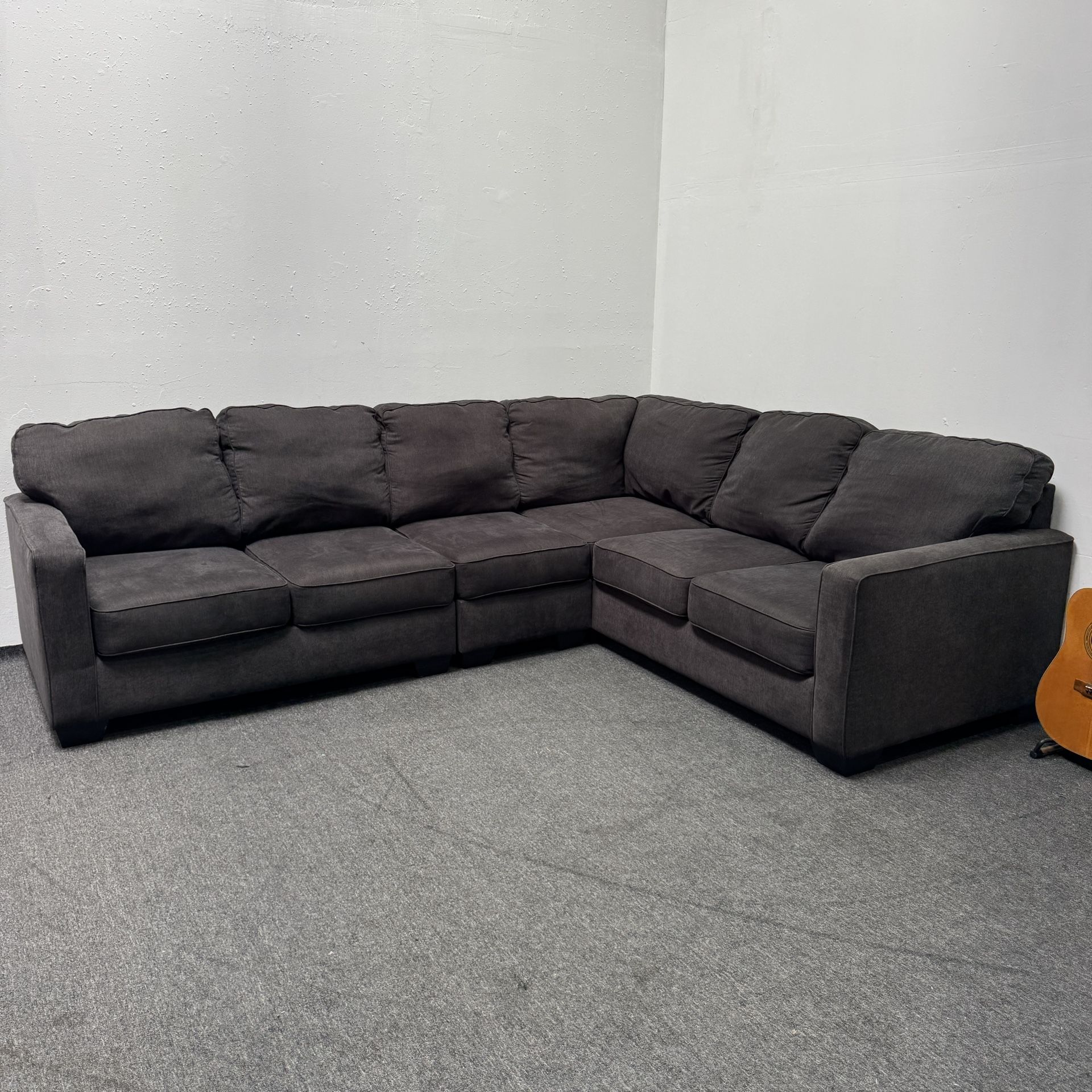 50% OFF Adjustable Black Sectional Couch - We Can Deliver