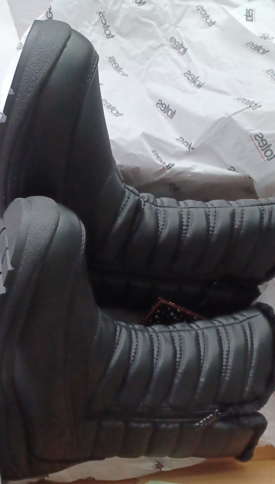 Totes Women's Boots Size 9W New