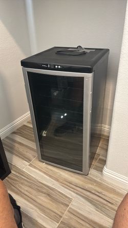 Danby Designer Wine Fridge 36 bottles