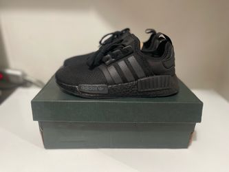 ✨New  Adidas NMD R1 Triple Black