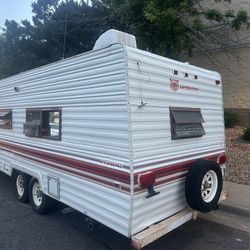 Camper 25’ 