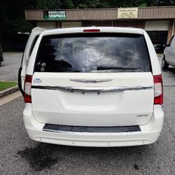 2012 Chrysler Town & Country
