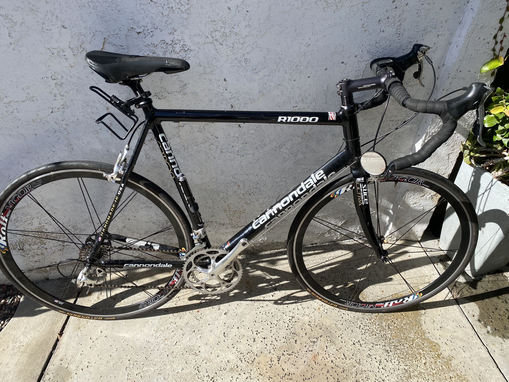 Cannondale R1000 58cm Road Bike