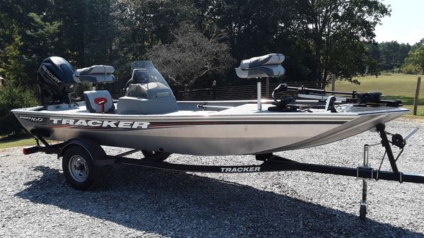 2017 tracker pro160