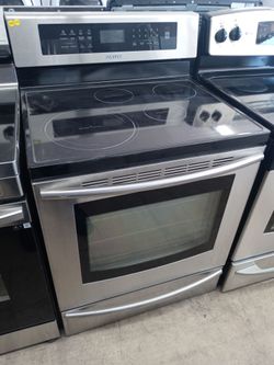 Samsung stainless steel induction glass-top stove - Free delivery