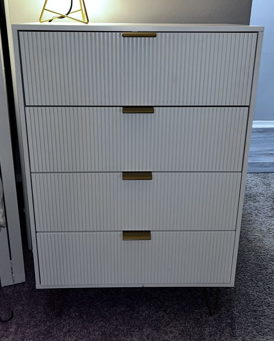 Dresser With Gold Handles 