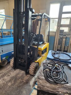Forklift electric yale