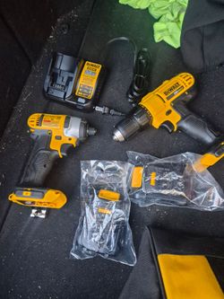 Dewalt drill set