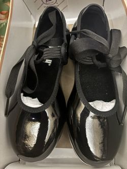 New kids 9 1/2 W Bloch tap shoes 