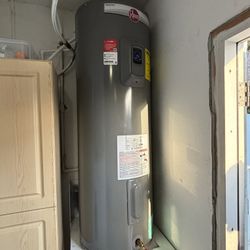 Water Heater 50 Gallons New In Box