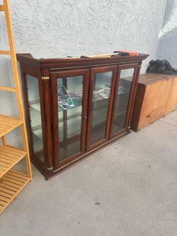 china cabinet, display cabinet o glass-door display cabinet