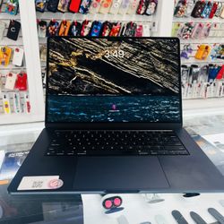 MacBook Air 15-inch m2 2023 8Ram 256GB