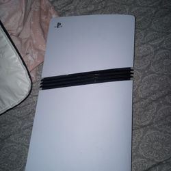 PS5 Pro Barely Used With Disk Drive 700
