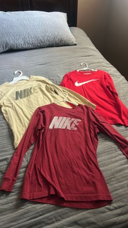 Boys medium Nike long sleeves