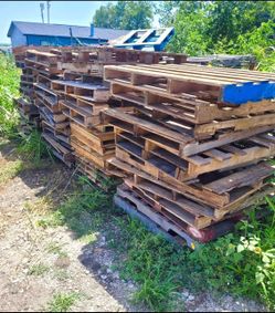 Reclaimed Wood Pallets in Great Condition (Pick Up in Del Valle Austin)