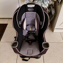 Like New Graco Convertible Car Seat 