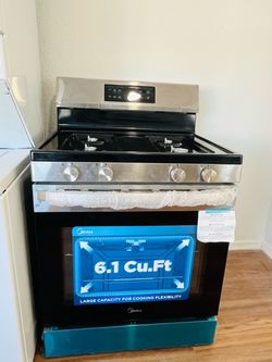 🔥 ¡ESTRENA ESTUFA MIDEA COMPLETAMENTE NUEVA! 🔥  🍳 6.1 Cu. Ft. | 4 quemadores | Gran capacidad  💥 ¡LLÉVATELA HOY CON SOLO $10 DOWN! 💥 🏠 ¡Llévala 