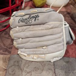 Rawlings Softball Glove