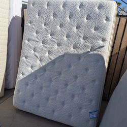 Queen Mattress Firm Mattress & Box Spring Set 
