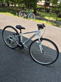 Hybrid Bike CANNONDALE