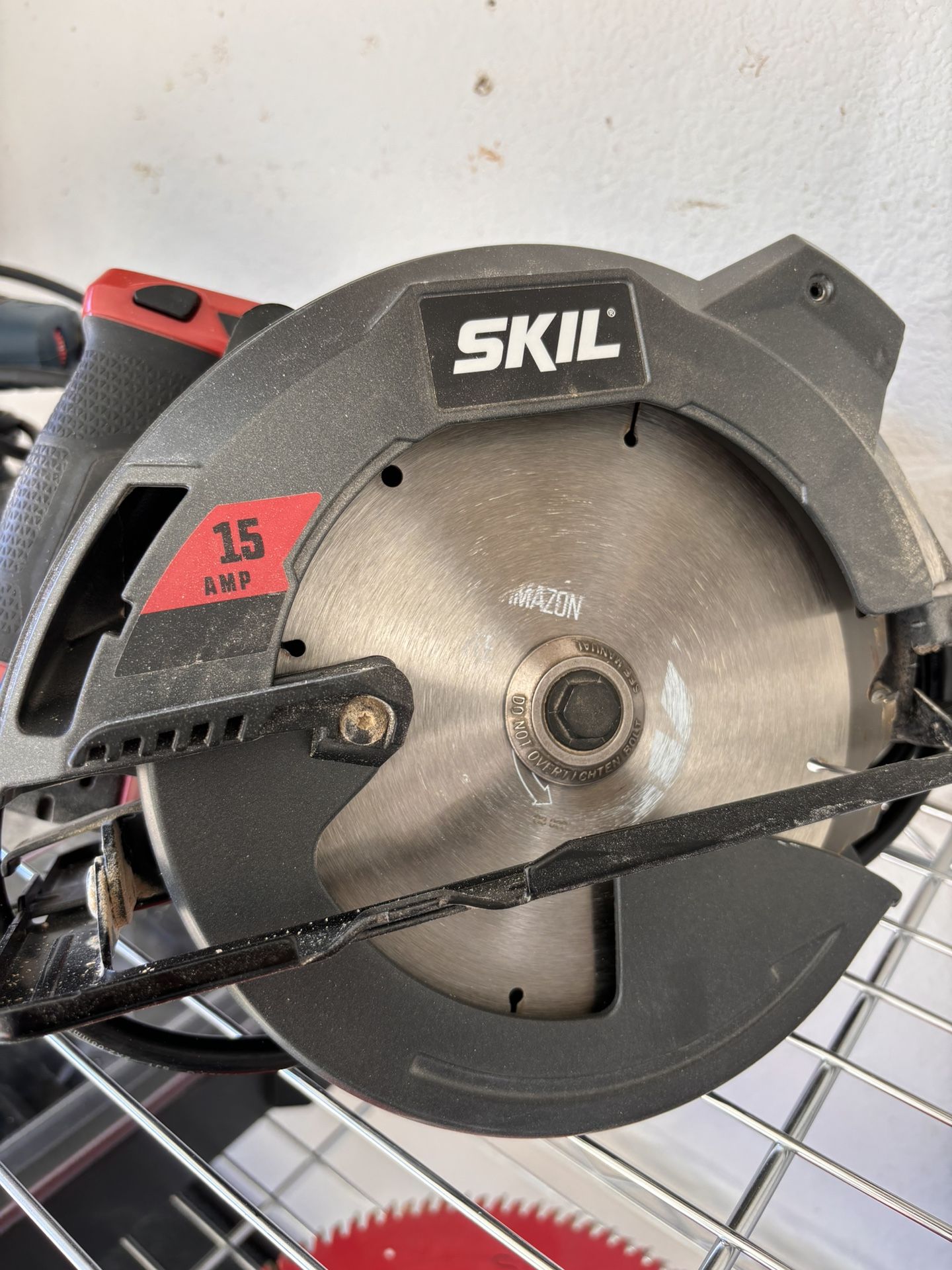 Skil 15 Amp 7-1/4 Circular Saw With Laser Guide