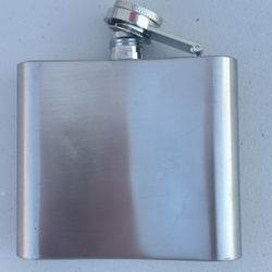 HIP Flask 5 oz Stainless Steel  NEW!