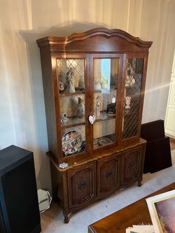 Vintage French Provincial / Country Wood China Cabinet & Hutch with Leaded Glass Doors