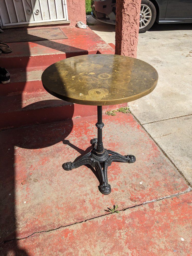 Antique Style Metal Round Table 