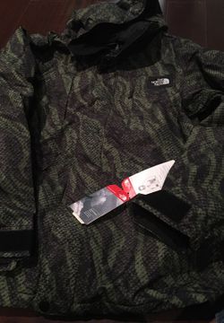 New camouflage The North Face winter jacket for men size medium