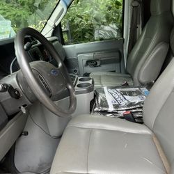 2009 Ford E350