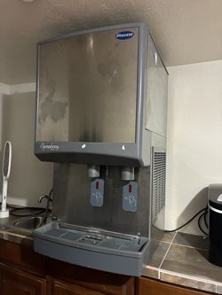 Water and ice machine