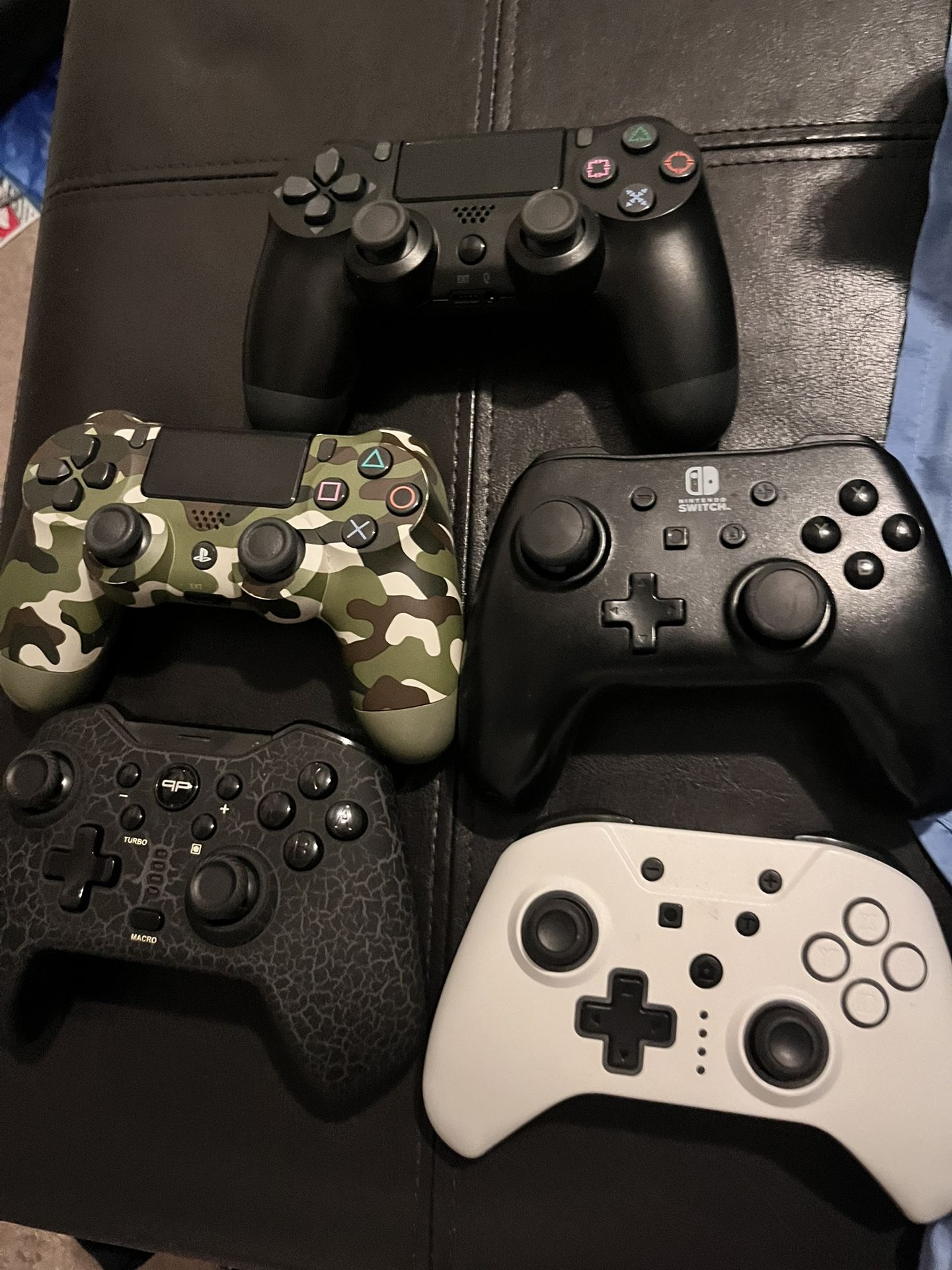 PS4 controllers and switch controllers