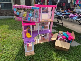 Barbie house with accessories