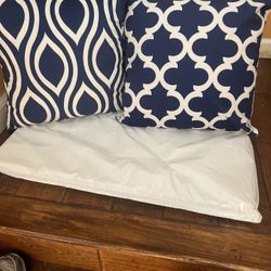 Enhance your home decor with this stylish navy and white decorative pillow set with removable covers. Perfect for adding a touch of elegance to any ro